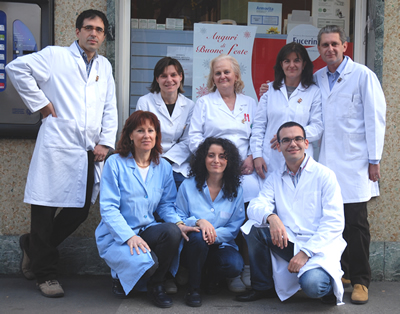 Staff al completo della Farmacia Dott. Sardi